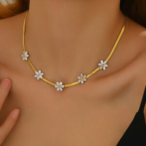 Boho Bloom—18K Gold Floral Charm Necklace - Image 2