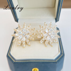 Baroque Bloom Set – 18K Gold Floral Ring & Earrings - Image 2